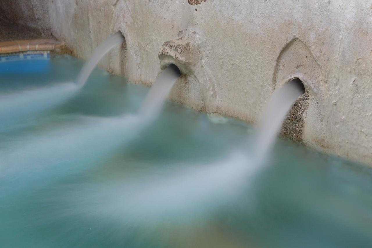 Hotel Hamam Ángistron エクステリア 写真